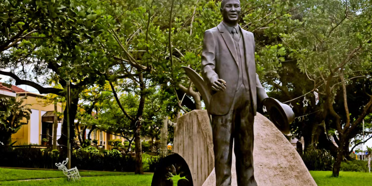 Statue of Albert Luthuli in KwaZulu-Natal, where he was born PHOTO.J Ramatsui/Wikimedia Commons, CC BY-SA