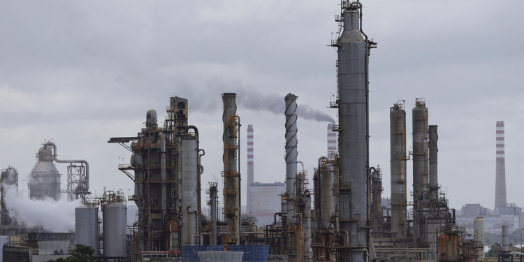 Trump Clears Air On Plans For Second Wave Of Attacks In Venezuela Some Of Venezuela'S Oil Factories In Venezuela. Photo/Google.