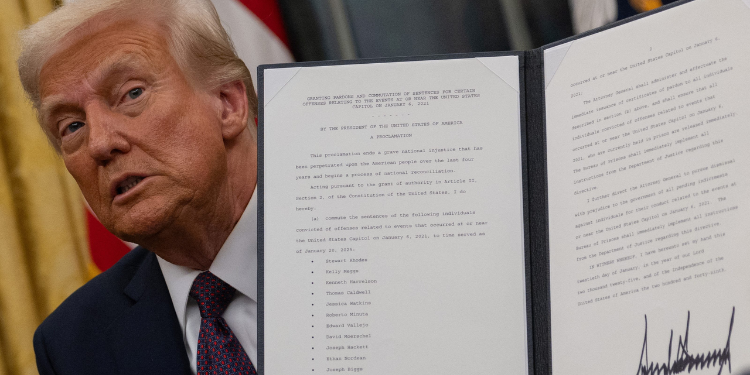 Trump Promises Mass Pardons For His Top Aides Before Leaving Office
