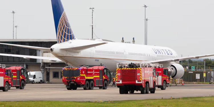 Second U.s. Flight Hit By Bomb Scare Within 24 Hours United Airlines Faces Second Bomb Scare In 24 Hours