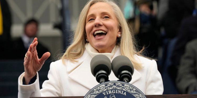 Governor Abigail Spanberger Signs Law To Raise Virginia Minimum Wage To $15