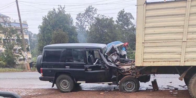 Several people have sustained injuries when a speeding presidential escort vehicle attached to President William Ruto’s motorcade collided with a lorry at Mutunduri in Embu County along the Embu–Meru Highway.