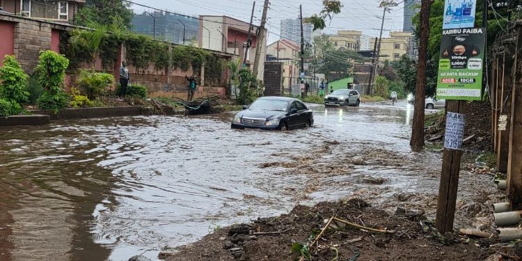 Floods Hit Nairobi: Vehicles Stuck, Roads Cut Off As Questions Over El Niño Preps Emerge Floods Hit Nairobi: Vehicles Stuck, Roads Cut Off As Questions Over El Niño Preps Emerge