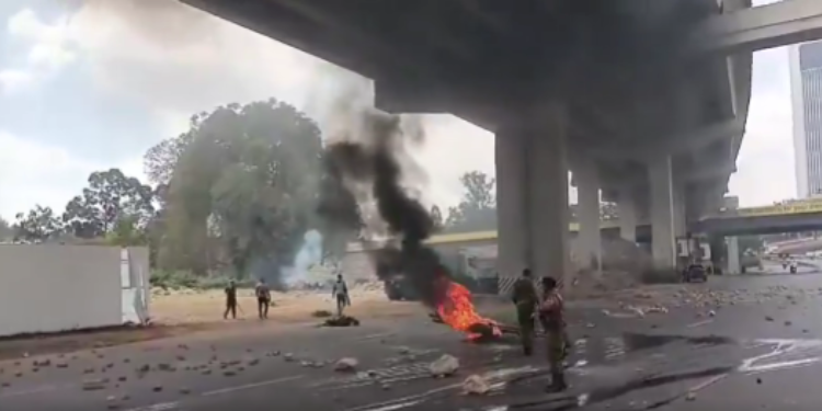 Uon Students Block Waiyaki Way, Stage Protests Again Uon Students Block Waiyaki Way, Stage Protests Again