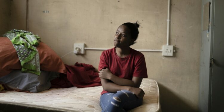 &Quot;We Live In Fear But I Don'T Have A Choice&Quot;: Nomvelo Nqubuko At The Helen Joseph Women'S Hostel In Alexandra Township | Afp