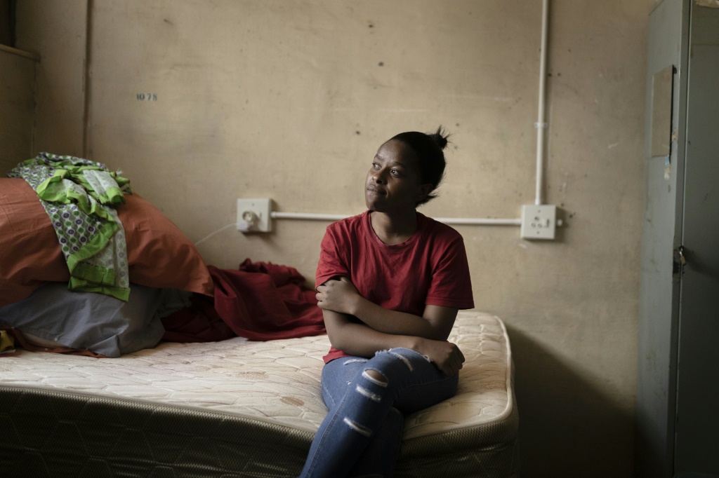 &Quot;We Live In Fear But I Don'T Have A Choice&Quot;: Nomvelo Nqubuko At The Helen Joseph Women'S Hostel In Alexandra Township | Afp