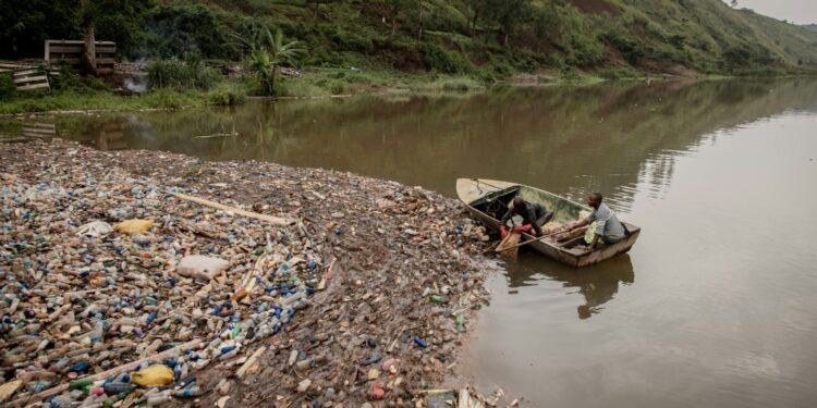 The Ruzizi Dam Is Polluted By Thousands Of Bottles, Cans And Other Objects Thrown Into Lake Kivu | Afp