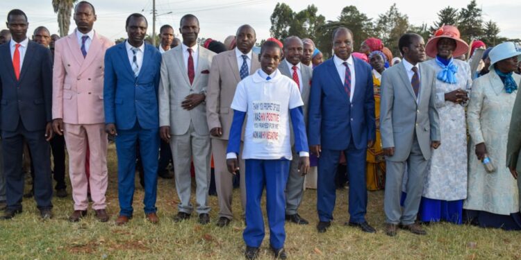 Kenyans Maul Prophet Owuor Online After Claims He Cured A Hiv Positive Boy Prophet Owuor Allegedly Cured A 13-Year-Old Boy Of Hiv. Photo: #Hivdeleted.