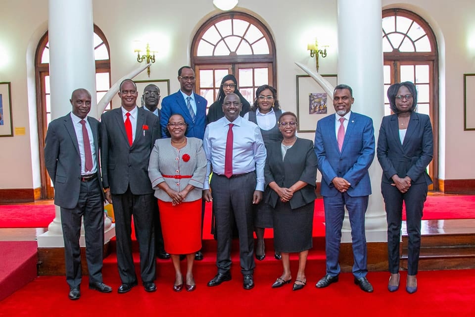 President William Ruto With Ipoa Members At State House Nairobi.photo/State House Kenya.