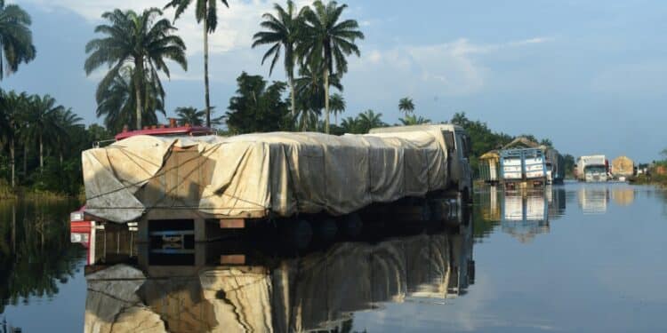 Aid Slowly Reaches Nigerian Flood Victims Nigeria