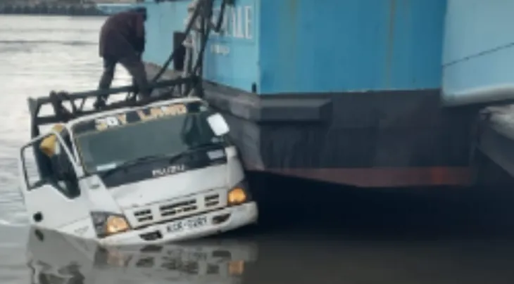 Lorry Plungde Into Indian Ocean At Likoni Ferry On Saturday, December 24. Photo/Courtesy