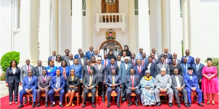 President William Ruto, Deputy President Rigathi Gachagua And Prime Cabinet Secretary Musalia Mudavadi Take A Group Photo With The Newly Sworn In Chief Administrative Secretaries After They Were Sworn In At State House On Thursday, March 23.Photo/Courtesy