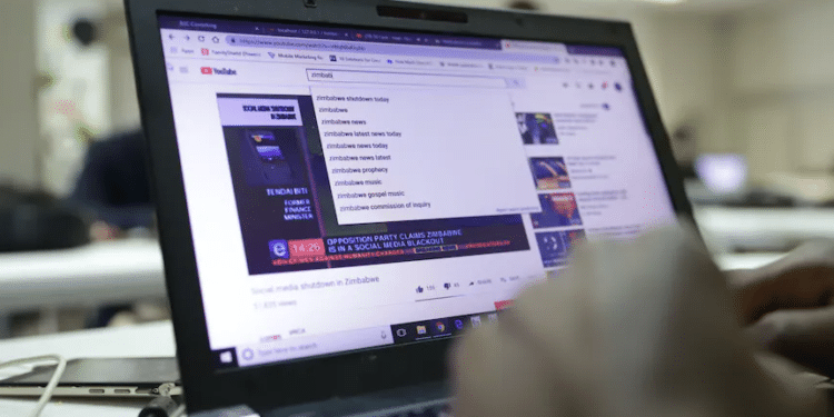 The Zimbabwean Government Recently Shutdown The Internet By Ordering Mobile Companies To Withhold Mobile Data | Epa-Efe/Stf
