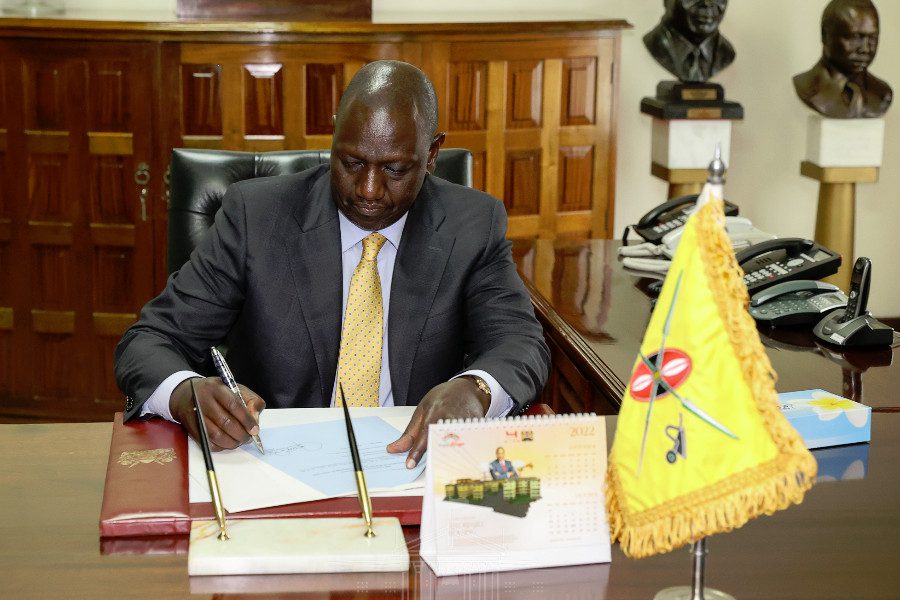 Ruto Signs Cheap Fuel Deal With The Uae