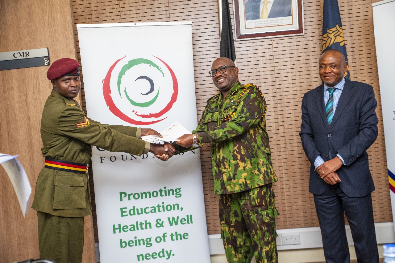 Billionaire Awards 20 Brave Kenyan Police Officers Inspector General Of Police Japhet Koome (Center) Presents An Award To A Police Officer During The Manu Chandaria Bravery Awards On September 14, 2023.