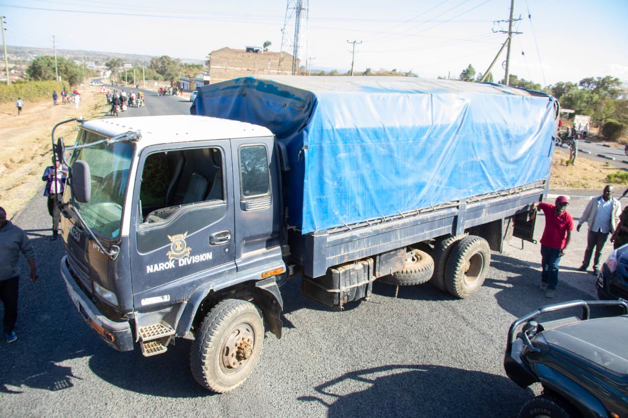 Drama As Police Block Raila Odinga'S Motorcade In Narok