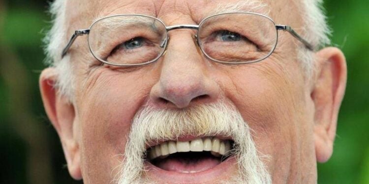Roger Whittaker: My Land Is Kenya Singer Dies