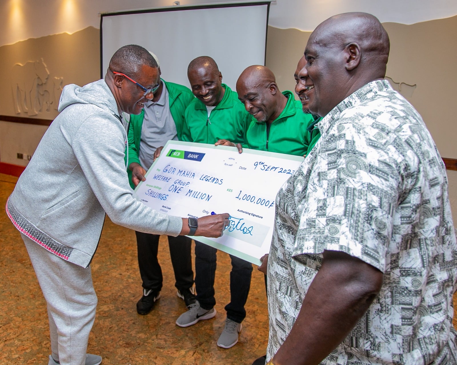 Cs Owalo Donates Ksh1M To Gor Mahia Legends Welfare Group