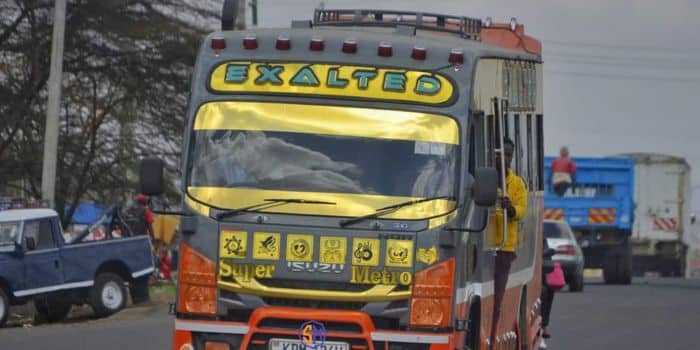Super Metro Driver Fights Motorist After Accident In Middle Of Highway
