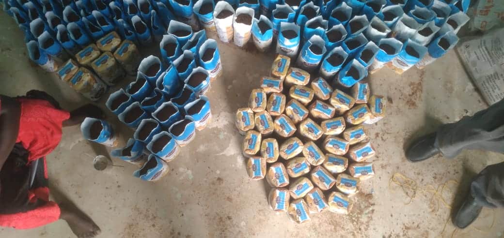 Conmen Arrested Selling Sand Packed In Ajab Bags Nps