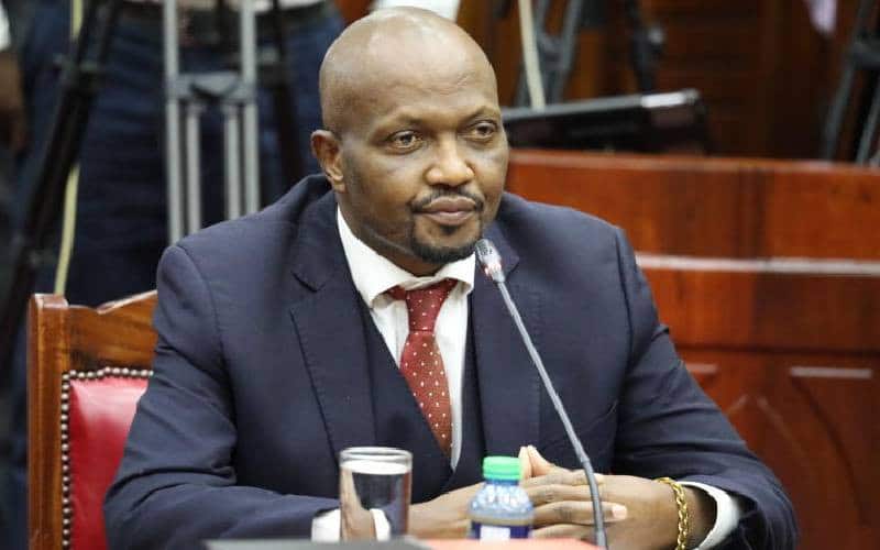 Moses Kuria Forced To Leave Maina Wanjigi Burial