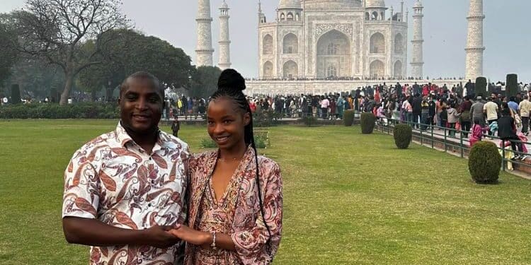 Meru Mca Proposes To His Love In India On Christmas