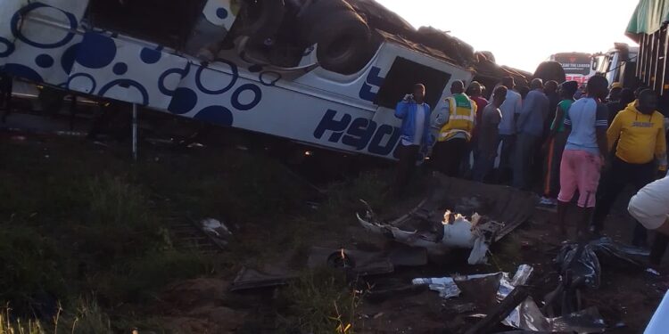 Mash Poa Bus, Trailer Collide On Mombasa - Nairobi Highway