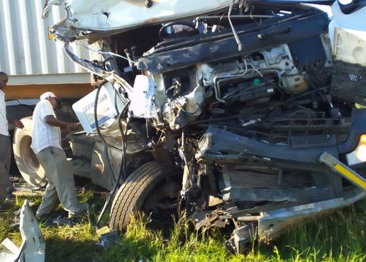 Mash Poa Bus, Trailer Collide On Mombasa - Nairobi Highway