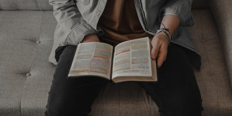 8 Bad Habits In Church
