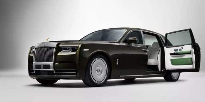 A Photo Showing One Of The Distinct Features Of The Rolls Royce. 