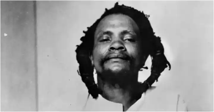 Daring Man Steals Dedan Kimathi Statue Before Being Cornered Man Arrested After Beheading Dedan Kimathi Statue At Uhuru Park