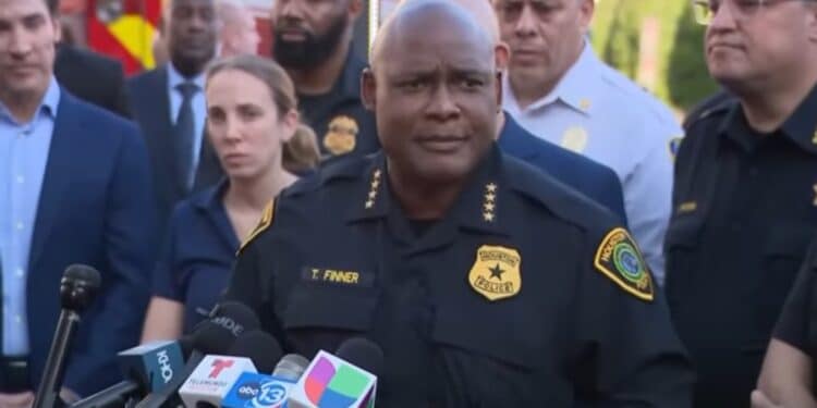 Woman Opens Fire At Joel Osteen'S Lakewood Church Woman + Church