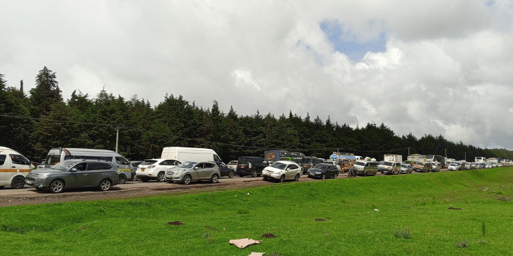 Traffic Jam Along The Nairobi-Nakuru Highway. Photo/Kenha