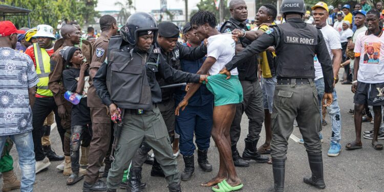 Lagos: Drugs, Firearms And Youth Unemployment Creating A Lethal Cocktail Nigerian Police Officers