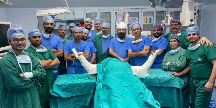 Doctors In Delhi After First Successful Bilateral Hand Transplant. Photo/Dd News