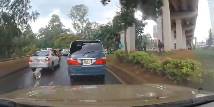 Motorists Being Robbed Along Museum Hill Area In Nairobi.