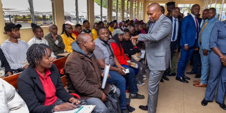 Interior Cs Kithure Kindiki Interacting With Kenyans At Nyayo House. Photo/Minofinterior
