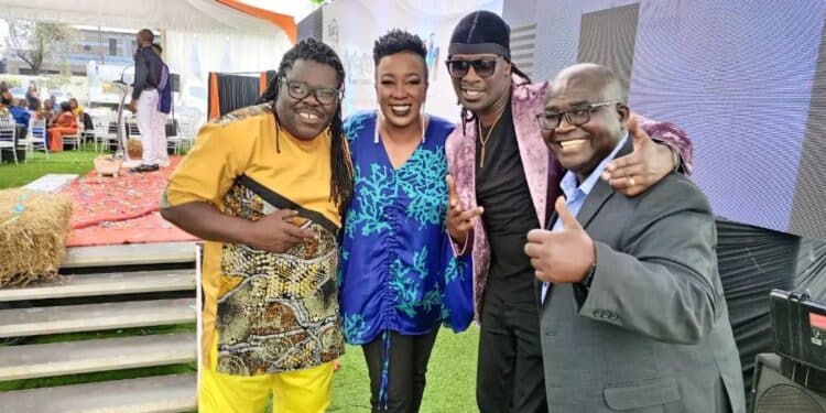Veteran Actor Makokha Loses Wife, Kenyans Share Emotional Messages Vioja Mahakamani Actor Matayo Keya Known Aka Alphonce Makacha Makokha (With Dreadlocks) With Colleagues. Photo/Makokha.