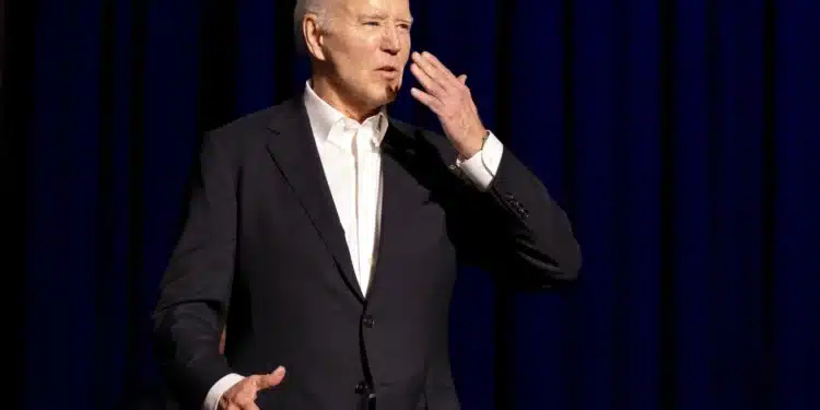 White House Responds To Viral Clips Showing Biden &Quot;Frozen&Quot;