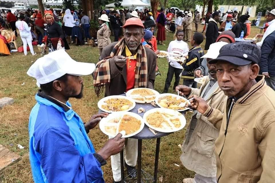 A Past Photo Of Residents In Mount Kenya Enjoying 'Mchele Nyama' At The Sagana State Lodge.