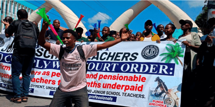 Teachers Unable To Apply For 46,000 Jobs As Deadline Nears Past Teachers Strike