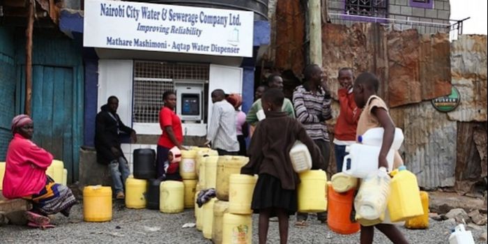 Nairobi Water Announces Supply Interruptions In Cbd &Amp; 70 Estates Residents Line Up For Water At Mathare Water Company Station. Photo/Courtesy.