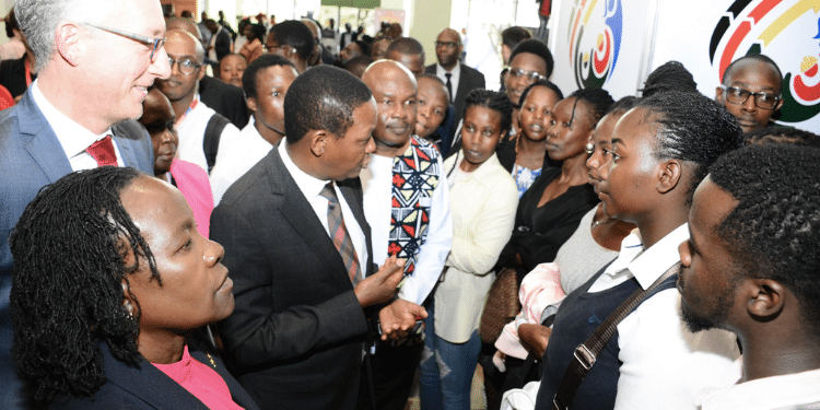 Govt Announces Plan To Stop Recruitment Agencies From Charging Jobseekers Exorbitant Fees