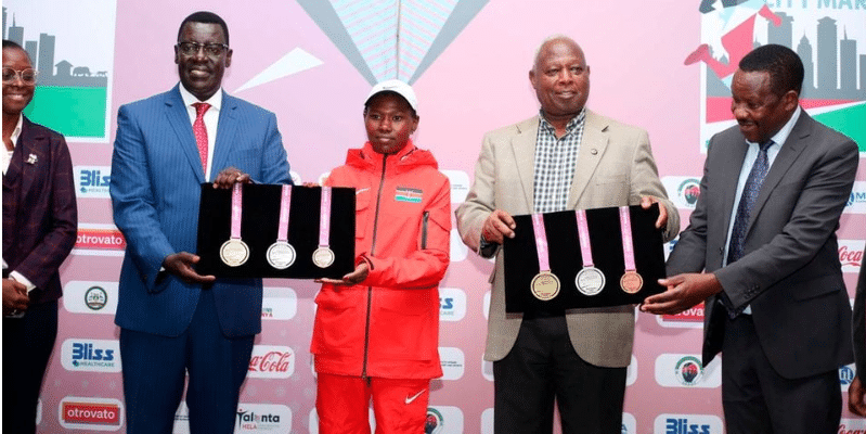 From Left: Principal Secretary Youth Affairs, Creative Economy And Sports Peter Tum, Athlete Ruth Chepngetich, Ak President (Rtd) Lt Gen Jack Tuwei And Nairobi City Marathon Race Director Ibrahim Hussein Displaying The Marathon Medals On September 4, 2024 In Nairobi. Photo/ Nmg