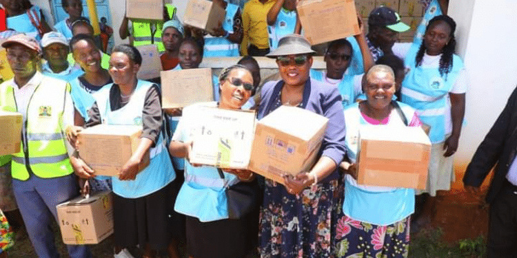 Kawira Mwangaza’s Officer Given 7-Day Ultimatum Over Month-Long Health Paralysis Governor Mwangaza Of Meru Supplying Replacement Chp Kits, In A Past Event. Photo/Meru County X Account.