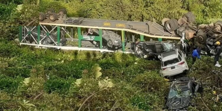 Photo Of An Overturned Trailer At Mai Mahiu. Photo/ Ugc