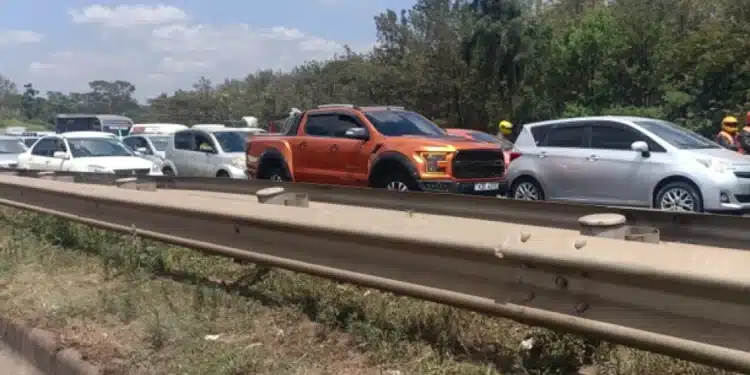 Traffic Snarl Up On Thika Road As Accidents, Usiu Graduation Cause Disruptions Thika Road Traffic: Usiu Graduation &Amp; Multiple Accidents