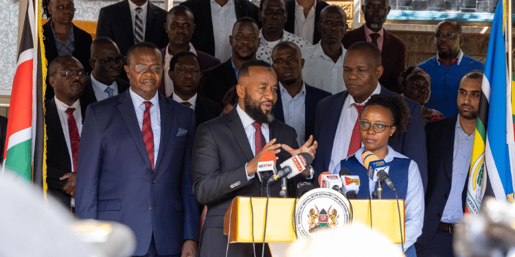 Cs Hassan Joho With Ps Muthoni Njagi, Governor Paul Otuoma And Other Stakeholders While Addressing The Businessmen In Busia. Photo/Joho X