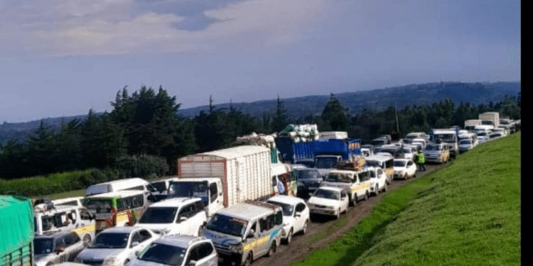 Lorries Asked Not To Pay Entry Fees On Two Major Roads An Image Showing Vehicles Along The Nairobi-Malaba Highway. Photo: Governor Felix Facebook
