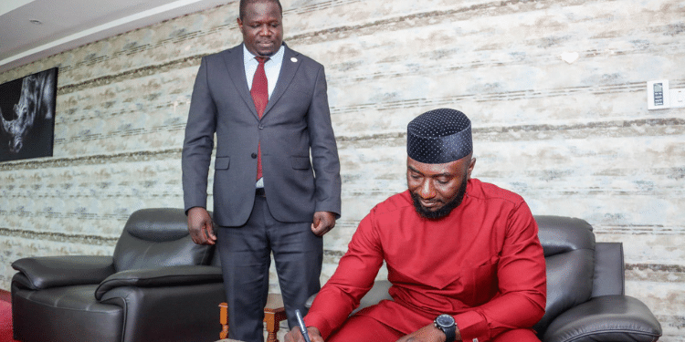 Hon. Ogbeide Ifaluyi-Isibor, Commissioner For Digital Economy, Science And Technology Of The Edo State In Nigeria, Signing The Visitor'S Book At Konza. Photo/Konzatech
